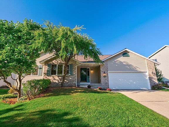 2nd image of 450 Jenna Dr