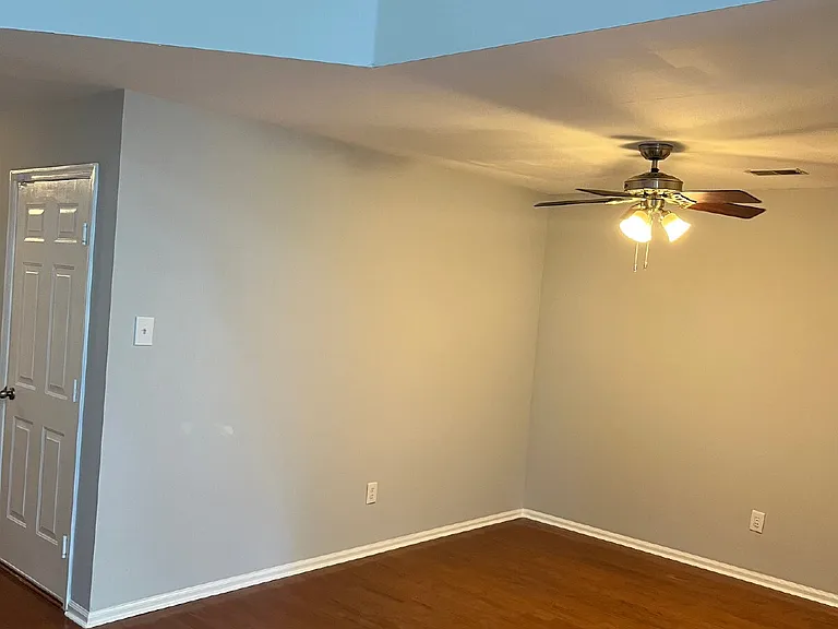 402 Harvest Ln — Photo 7