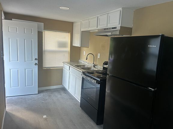 5th image of 620 Whitehall St