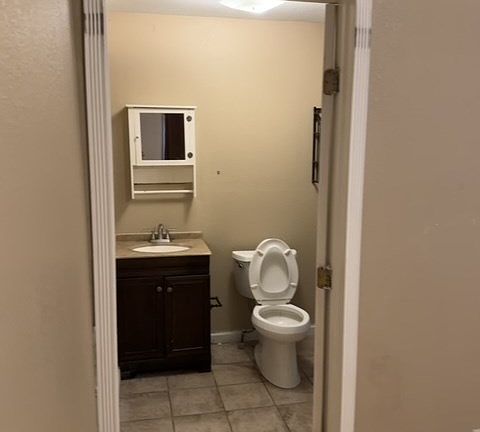 4th image of 4909 Railroad Ave