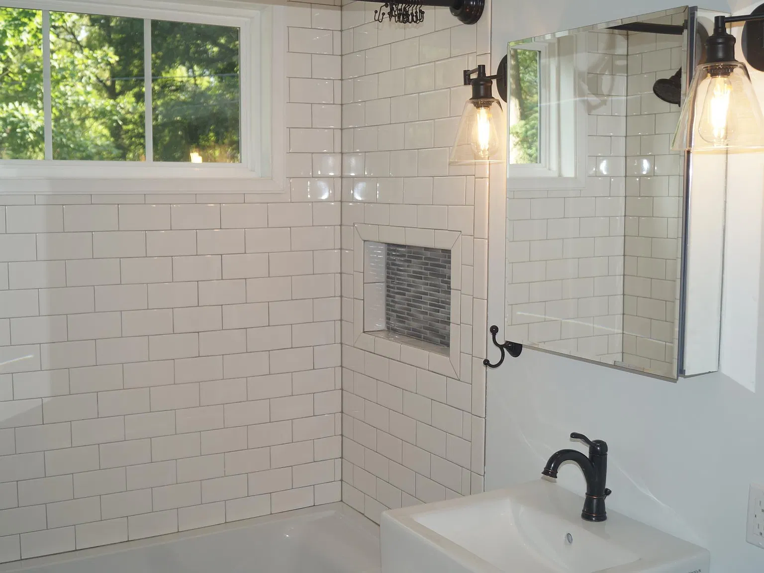 3 bed, 1100 sqft, $2,900 — Photo 3
