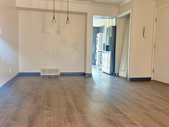 5th image of 1942 Tall Oaks Dr APT 3B