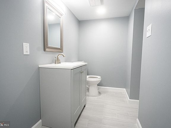 4th image of 5902 Addison St