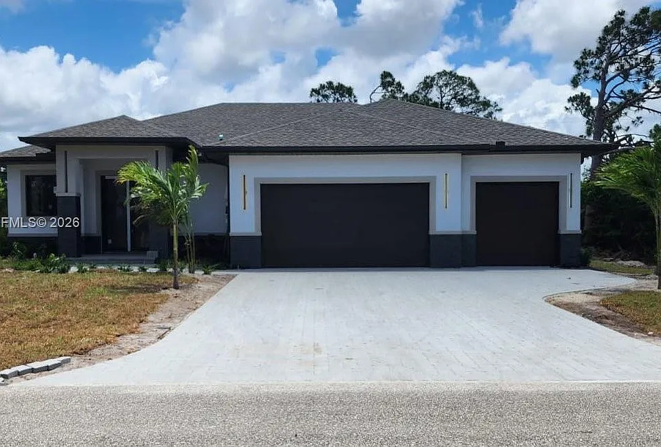 47 E Brig Cres