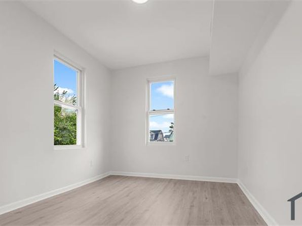 122 Shephard Ave FLOOR 2