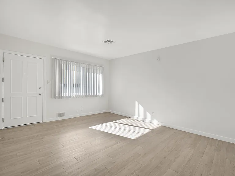 611 Myrtle Avenue Apartments — Photo 14
