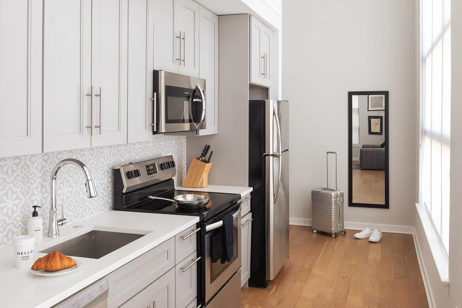 2 bed, 1.0 bath, $6,642 — Photo 4