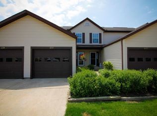 632 Topaz Ln, Brunswick, OH