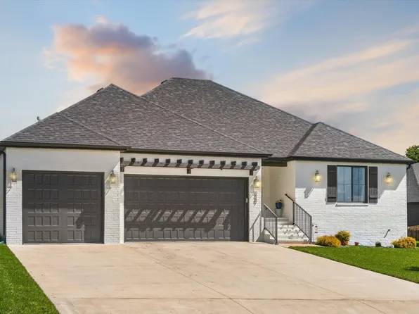 4447 E Kenwood Drive, Springfield, MO 65802