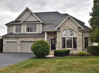 528 Mooselake Dr, North Aurora, IL 60542