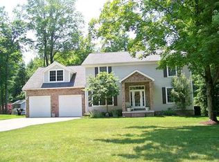 8334 Sun Lake Dr, Girard, PA 16417