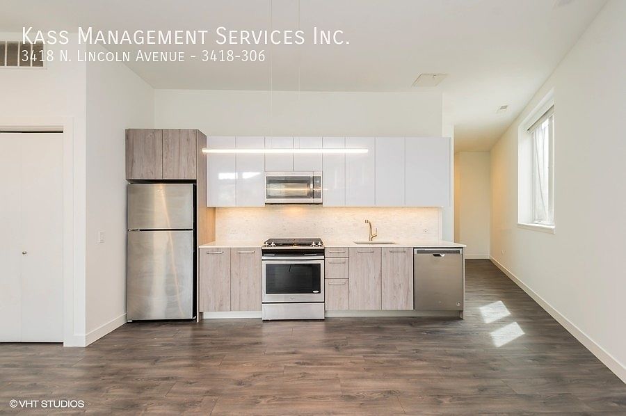 1st image of 3418 N Lincoln Ave #306