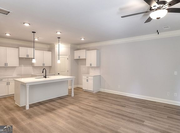 2nd image of 2 Crest Dr #3