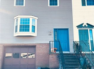 135 Geronimo Dr, Saint Albans, WV 25177