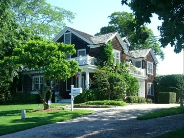 https://photos.zillowstatic.com/fp/6dce96b5b922f98fb53587b09febcc74-p_e.webp