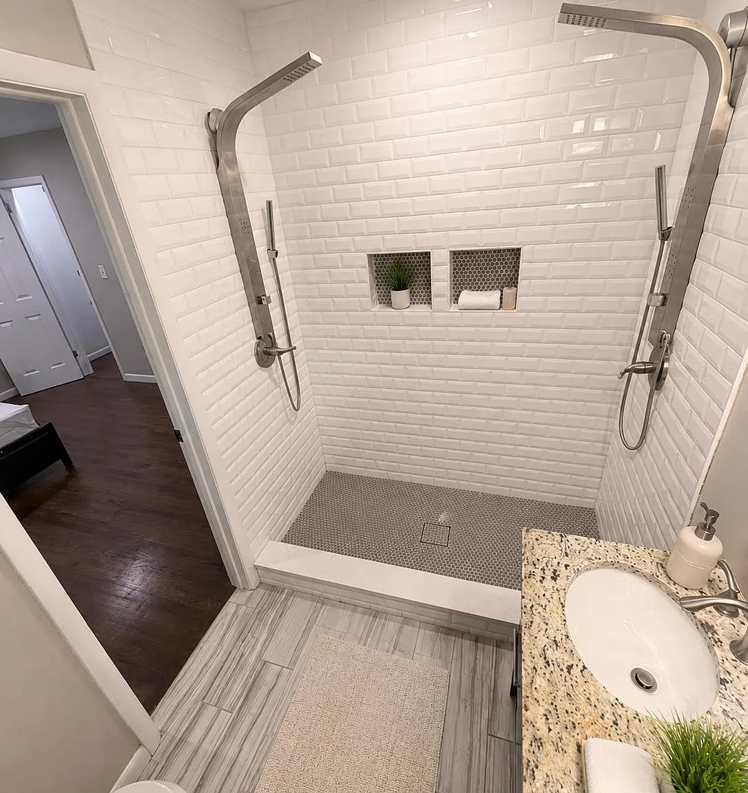 4 bed, 7.0 bath, 3640 sqft, $1,113 — Photo 4
