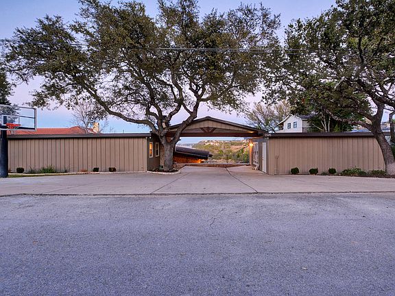 2nd image of 2505 Crosswind Dr