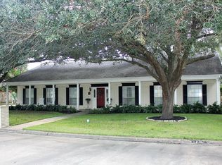 5002 Magnolia Ln, Bay City, TX 77414