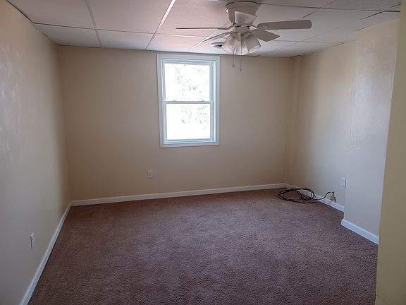 616 Montclair St unit 5 one bedroom apartment (section 8 ok)