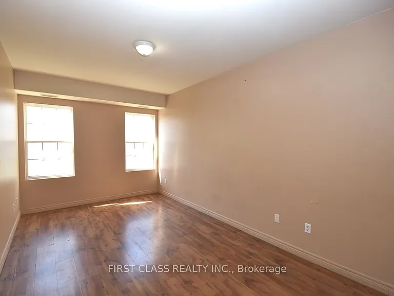 18 Market St #3 — Photo 9