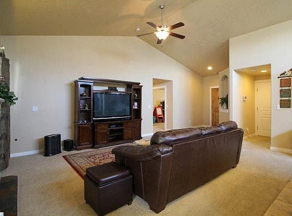 5th image of 4438 Tamarisk Dr