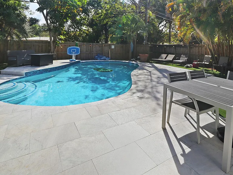 508 SW 13th St — Photo 25