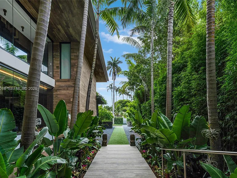 508 W Dilido Dr — Photo 10