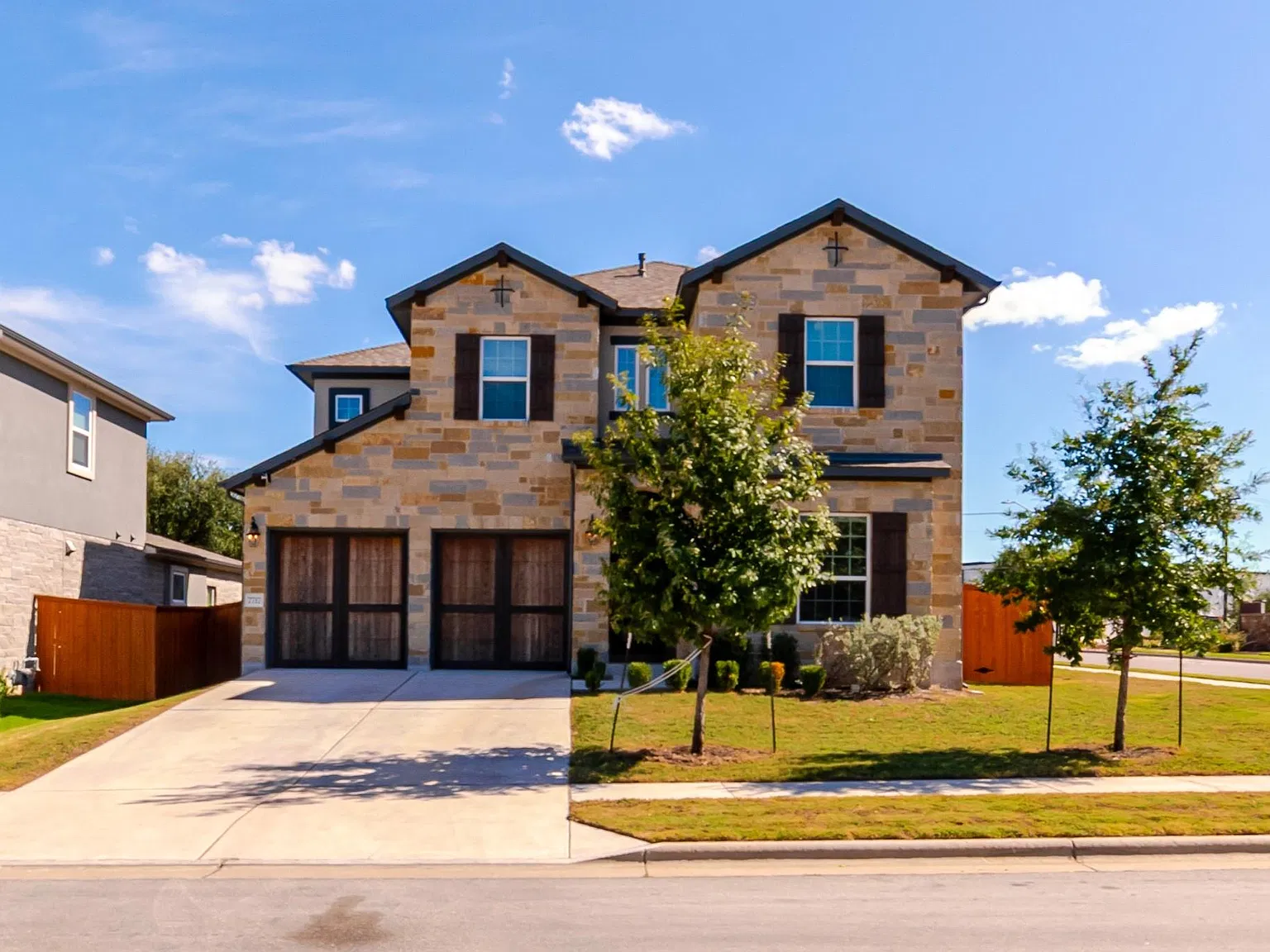 4 bed, 3.0 bath, 3245 sqft, $3,500 — Photo 2