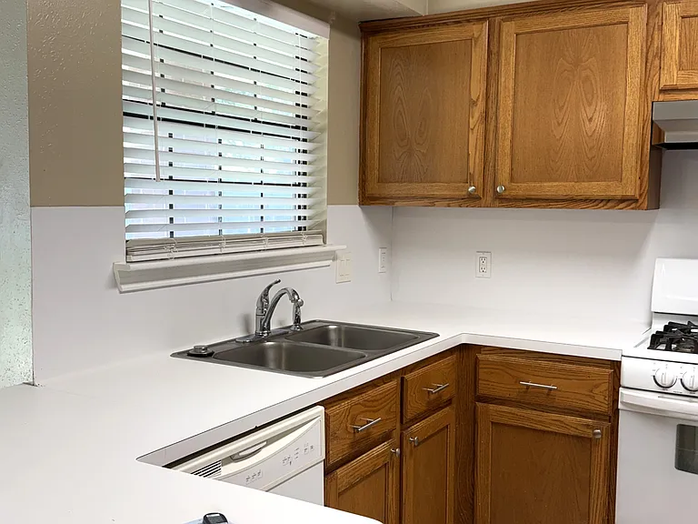 1505 Richland Ct N — Photo 20