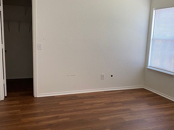 4th image of 10424 Bradford Way