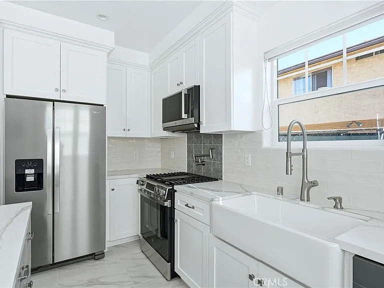 10538 La Reina Ave #4 — Photo 45