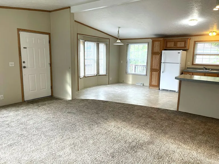 83 Brenner Ct — Photo 6