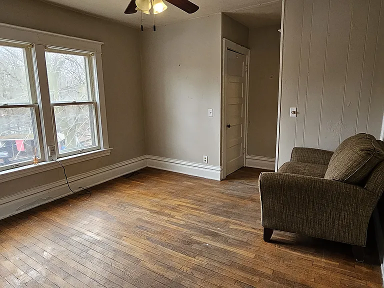 1726 Commonwealth Ave — Photo 3