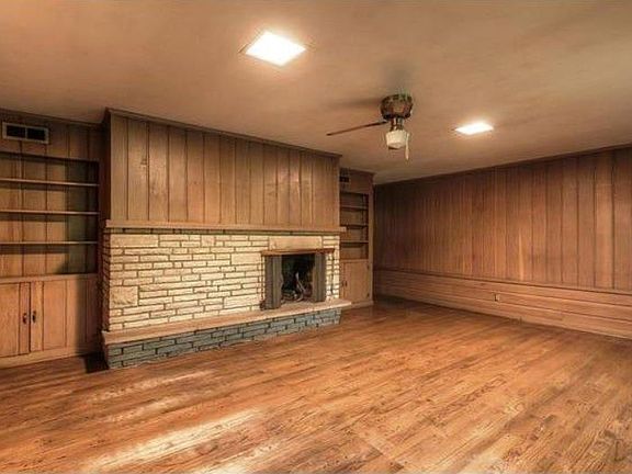 4th image of 2408 W 69th St