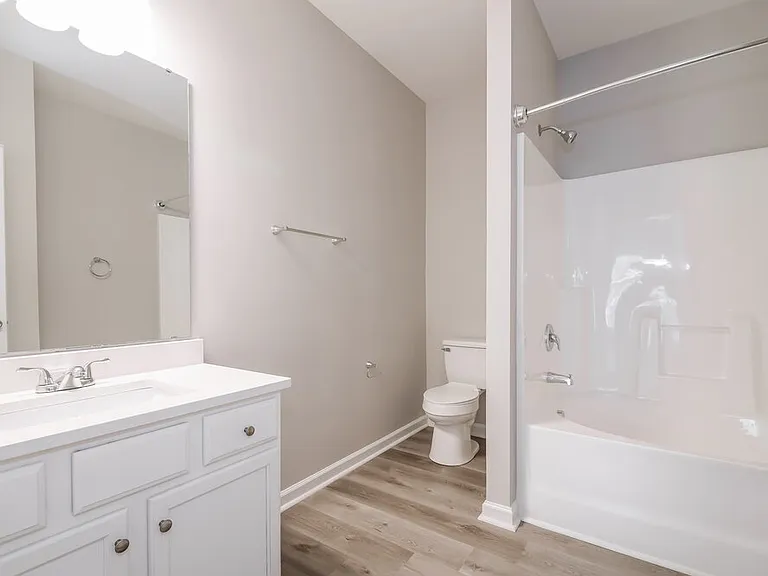 1308 Hosmer Ct — Photo 16