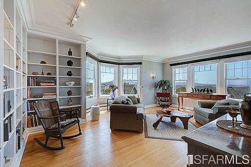 3rd image of 501 43rd Ave APT 4