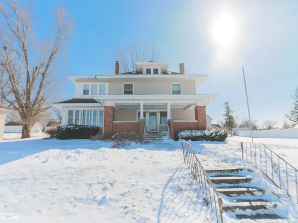 610 5th St, Gladbrook, IA 50635