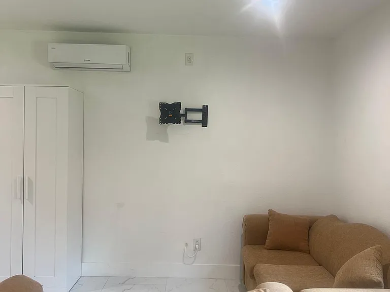 Indigo Ave — Photo 5