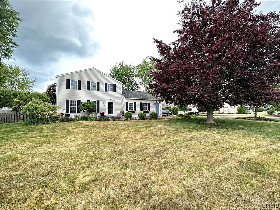 1st image of 7726 Bainbridge Dr