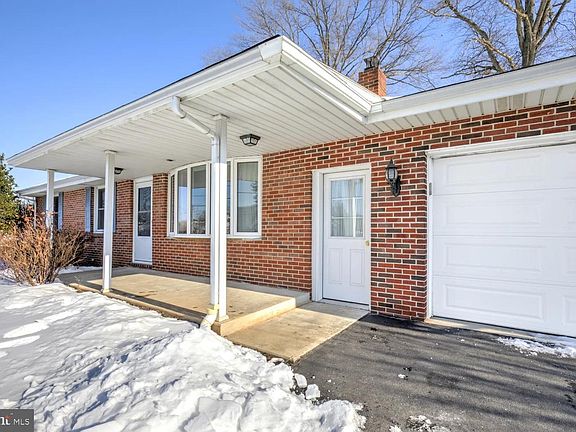 3rd image of 720 S Cocalico Rd