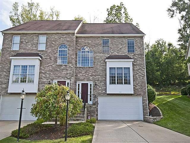 1st image of 120 Hampshire Dr