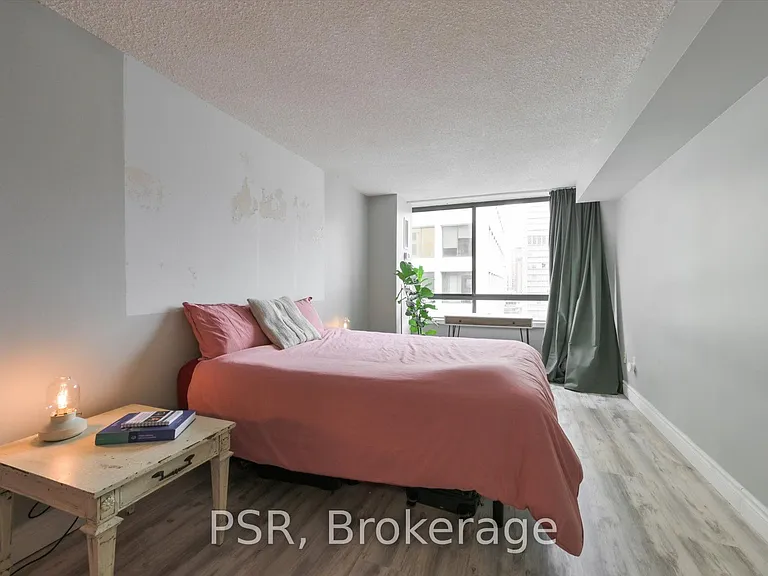 280 Simcoe St #1402 — Photo 15
