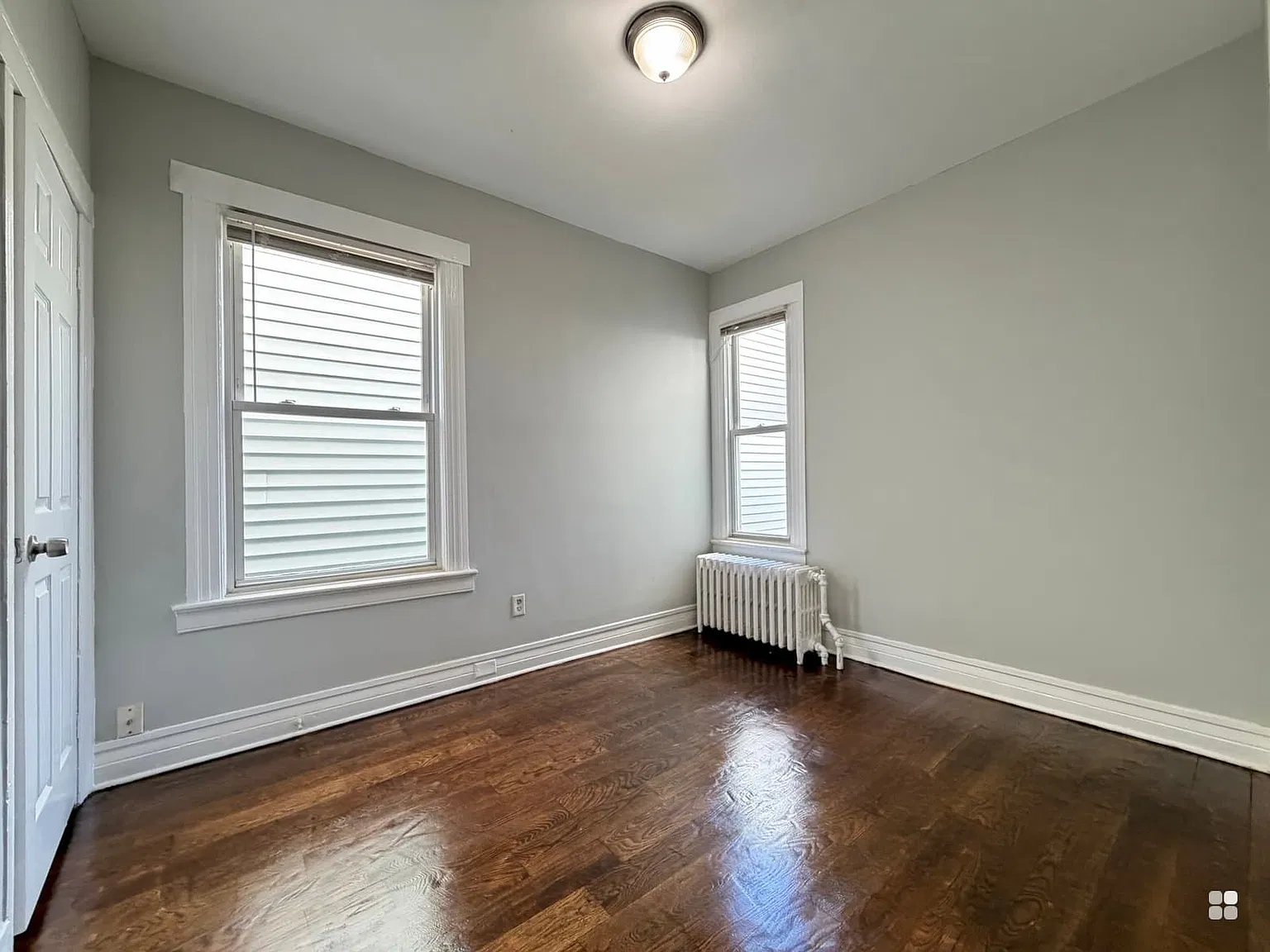 4 bed, 1200 sqft, $2,700 — Photo 3