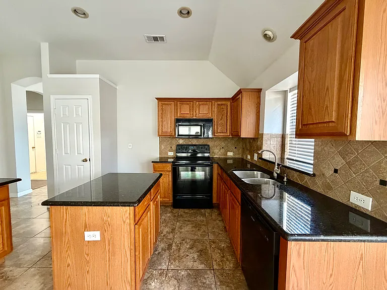4308 Linda Kay Ln — Photo 10