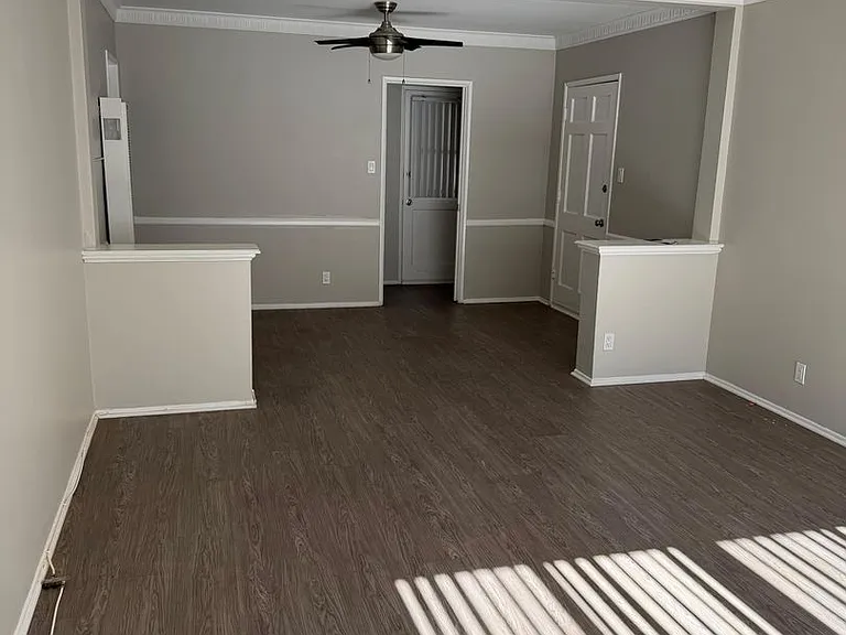 5309-5315 Whitsett Ave — Photo 24