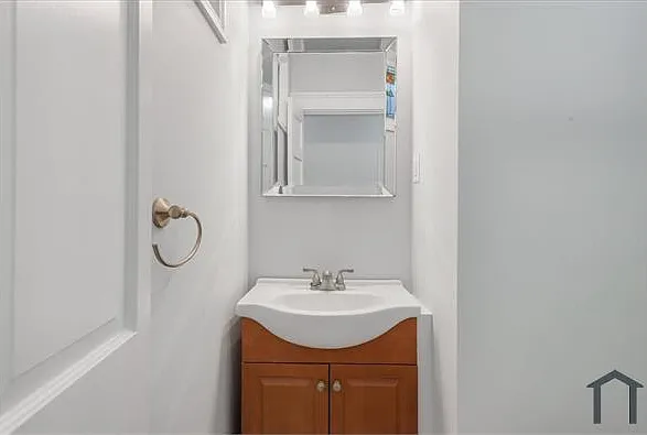 3 bed, 1200 sqft, $3,250 — Photo 4
