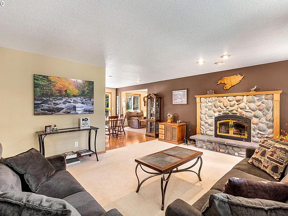 3rd image of 20518 NE 226th Cir