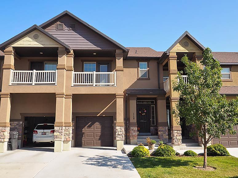1st image of 118 E Carbonell Way