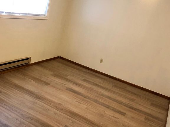 4th image of 3715 S 141st St APT 5