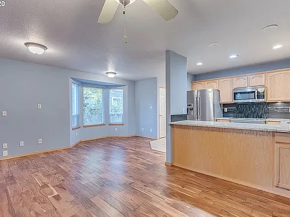 765 SE 8th Ave — Photo 10